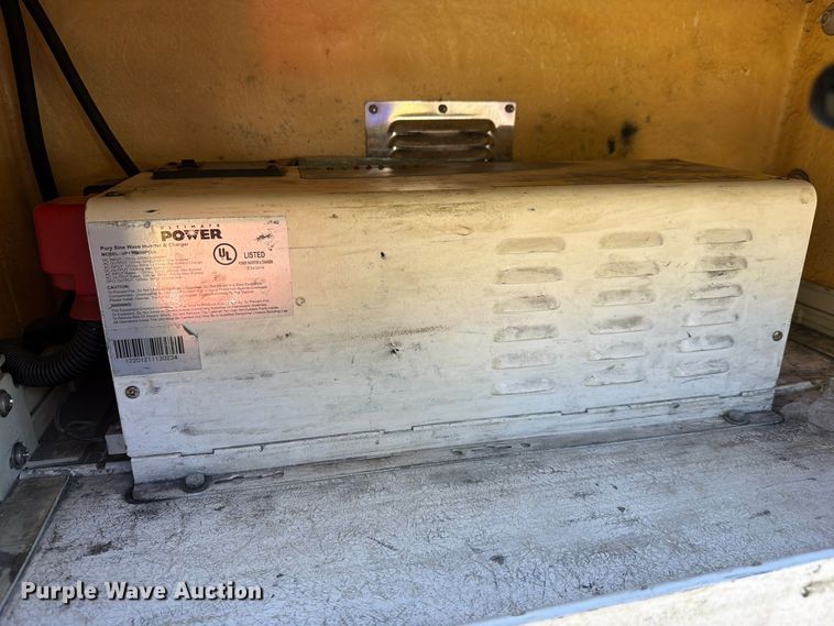 image for item DV7426 2015 Ford F450 Super Duty XL bucket truck