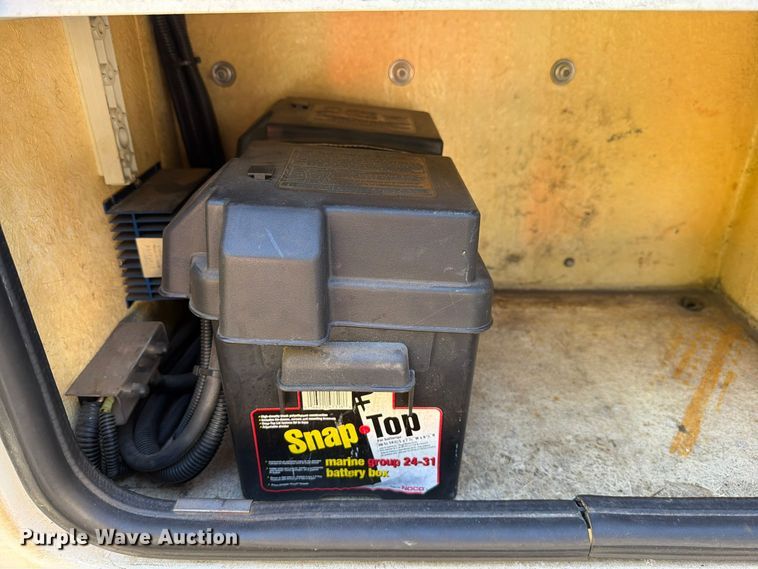 image for item DV7426 2015 Ford F450 Super Duty XL bucket truck