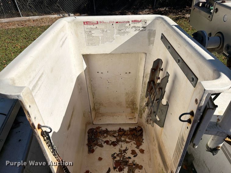 image for item DV7426 2015 Ford F450 Super Duty XL bucket truck