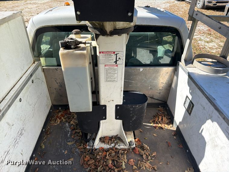 image for item DV7426 2015 Ford F450 Super Duty XL bucket truck