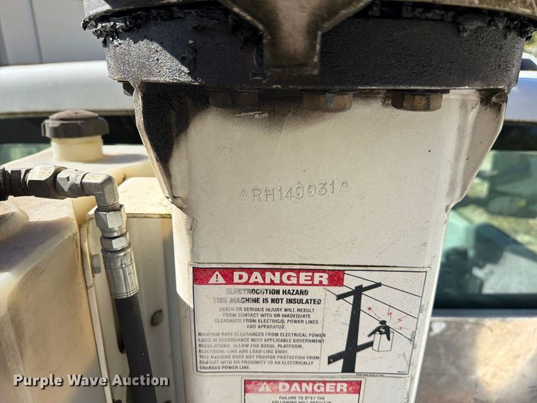 image for item DV7426 2015 Ford F450 Super Duty XL bucket truck