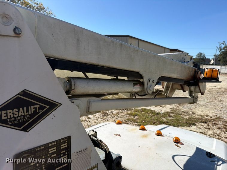 image for item DV7426 2015 Ford F450 Super Duty XL bucket truck