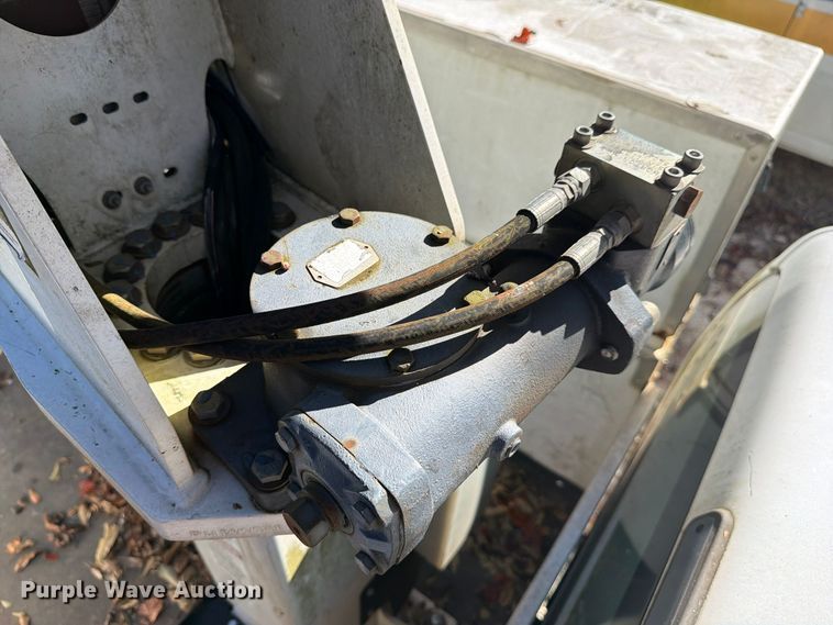 image for item DV7426 2015 Ford F450 Super Duty XL bucket truck