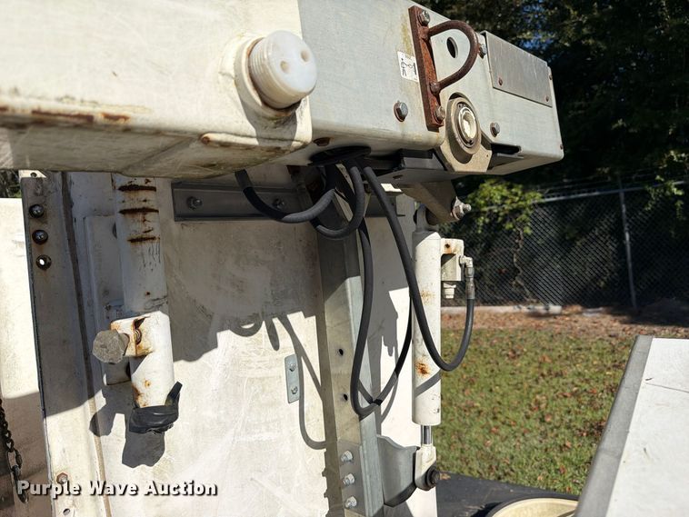 image for item DV7426 2015 Ford F450 Super Duty XL bucket truck
