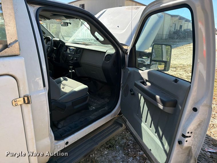 image for item DV7426 2015 Ford F450 Super Duty XL bucket truck