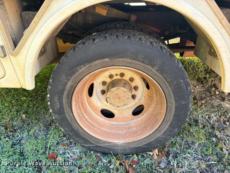 image for item DV7426 2015 Ford F450 Super Duty XL bucket truck