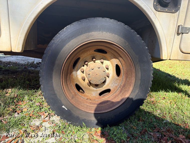 image for item DV7426 2015 Ford F450 Super Duty XL bucket truck