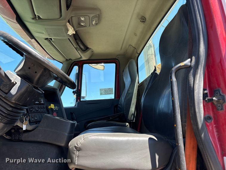 image for item EA0005 2015 International 8600 semi truck