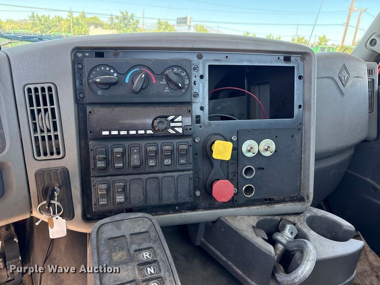 image for item EA0005 2015 International 8600 semi truck