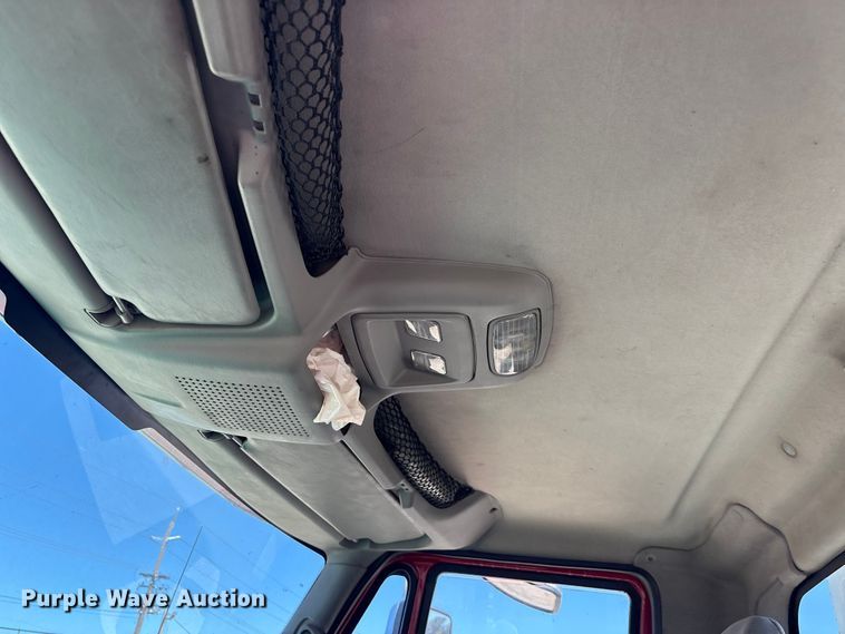 image for item EA0005 2015 International 8600 semi truck