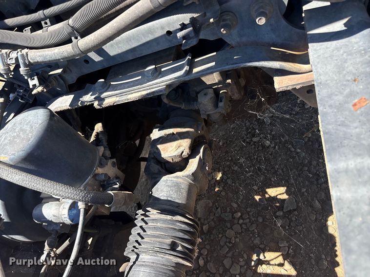 image for item EA0005 2015 International 8600 semi truck