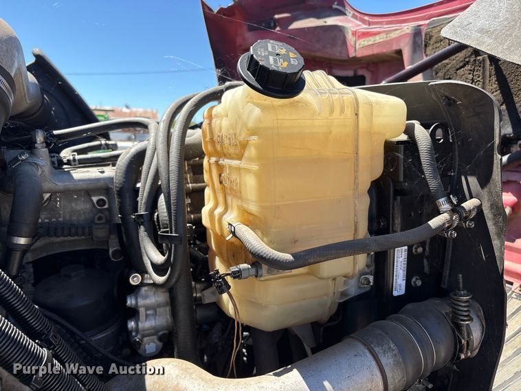 image for item EA0005 2015 International 8600 semi truck