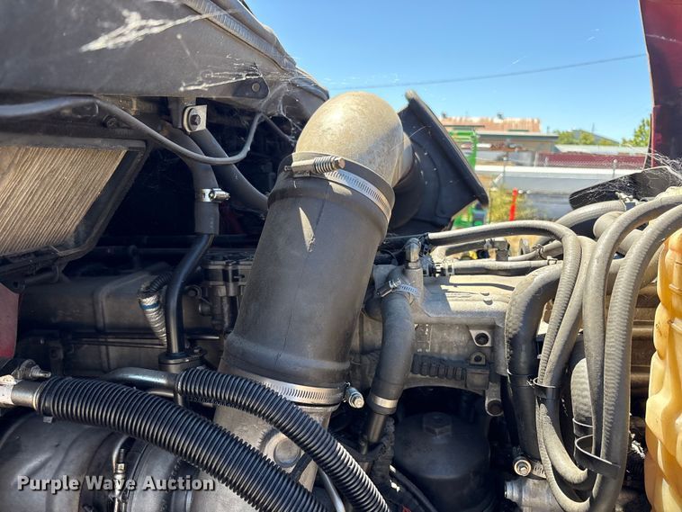 image for item EA0005 2015 International 8600 semi truck