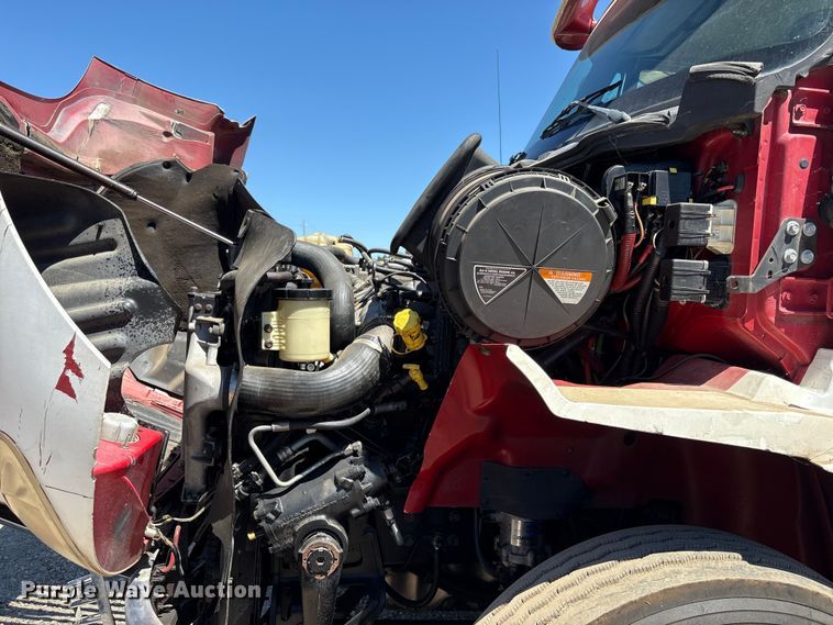image for item EA0005 2015 International 8600 semi truck