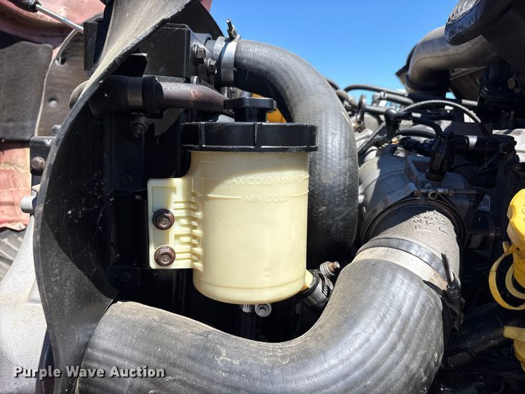 image for item EA0005 2015 International 8600 semi truck