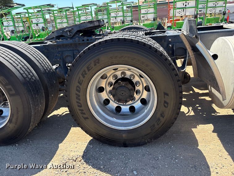 image for item EA0005 2015 International 8600 semi truck