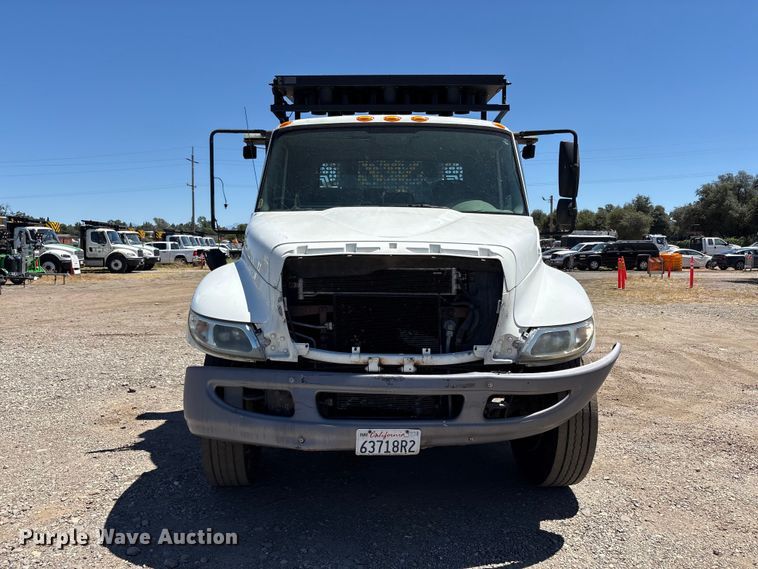 image for item EA0006 2013 International DuraStar 4300 crane truck