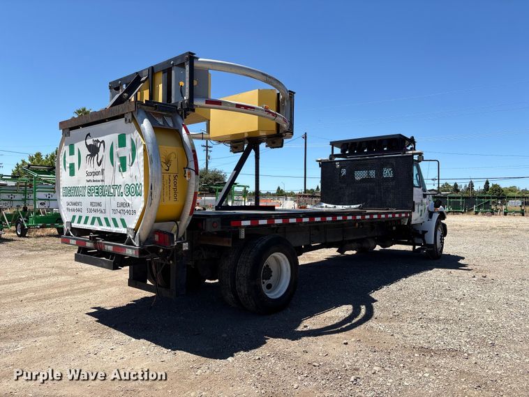 image for item EA0006 2013 International DuraStar 4300 crane truck