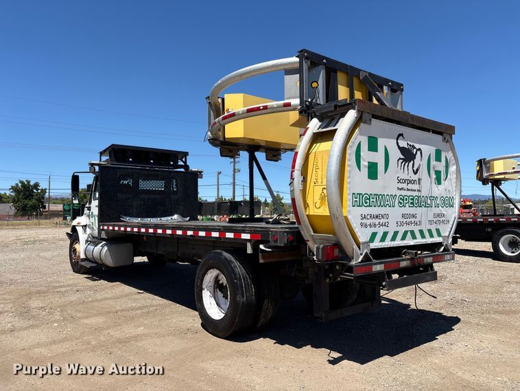 image for item EA0006 2013 International DuraStar 4300 crane truck