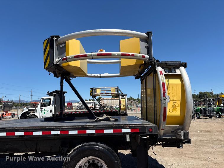image for item EA0006 2013 International DuraStar 4300 crane truck