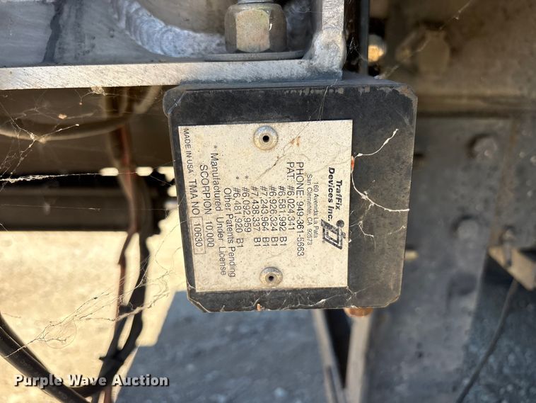 image for item EA0006 2013 International DuraStar 4300 crane truck
