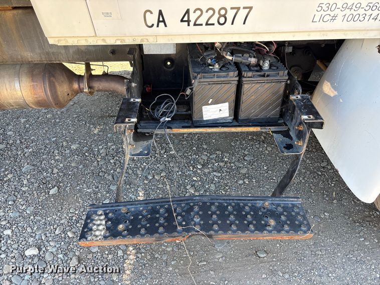 image for item EA0006 2013 International DuraStar 4300 crane truck