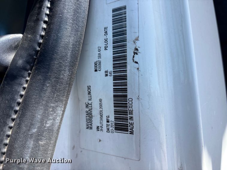 image for item EA0006 2013 International DuraStar 4300 crane truck