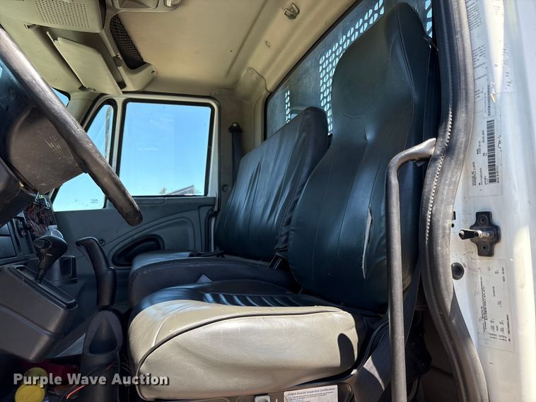 image for item EA0006 2013 International DuraStar 4300 crane truck
