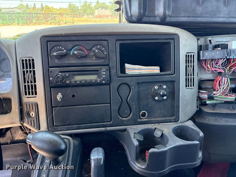 image for item EA0006 2013 International DuraStar 4300 crane truck