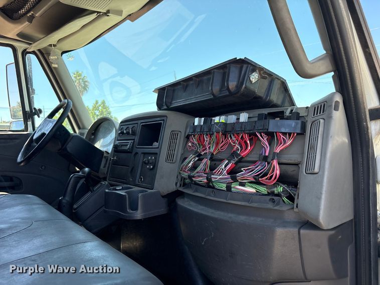 image for item EA0006 2013 International DuraStar 4300 crane truck