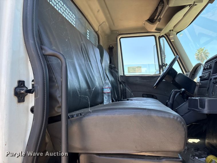image for item EA0006 2013 International DuraStar 4300 crane truck
