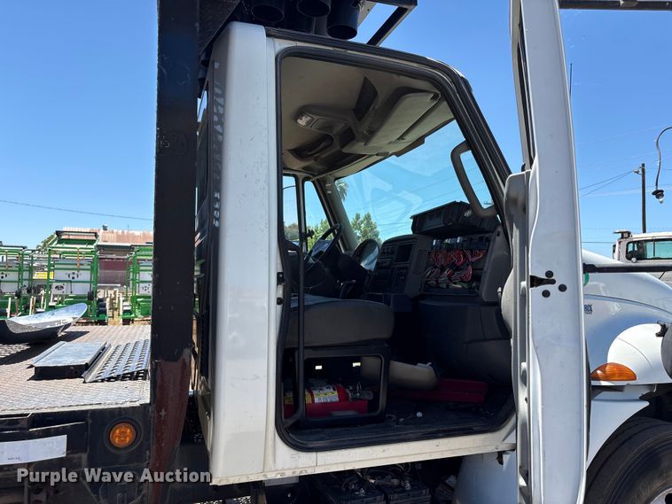 image for item EA0006 2013 International DuraStar 4300 crane truck