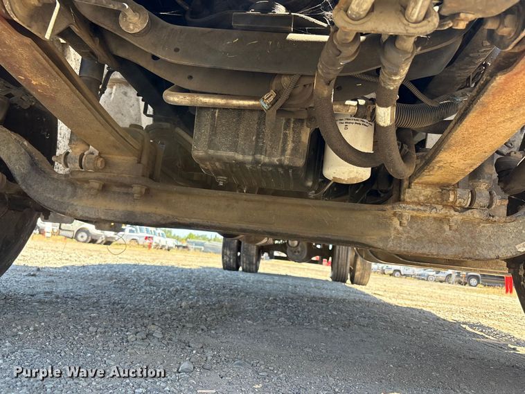 image for item EA0006 2013 International DuraStar 4300 crane truck