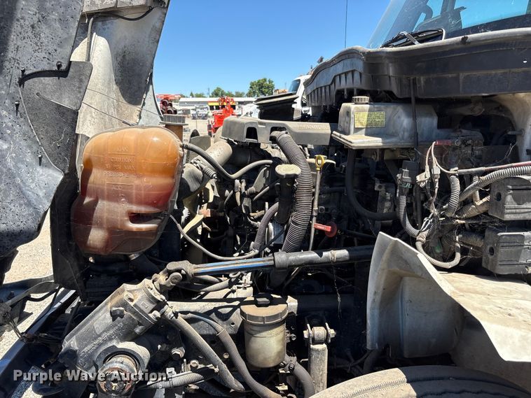 image for item EA0006 2013 International DuraStar 4300 crane truck