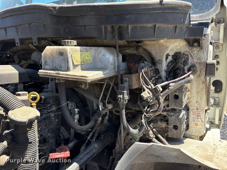 image for item EA0006 2013 International DuraStar 4300 crane truck