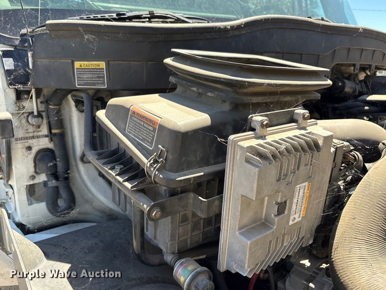 image for item EA0006 2013 International DuraStar 4300 crane truck