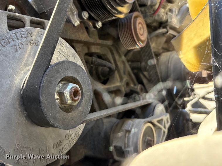 image for item EA0006 2013 International DuraStar 4300 crane truck