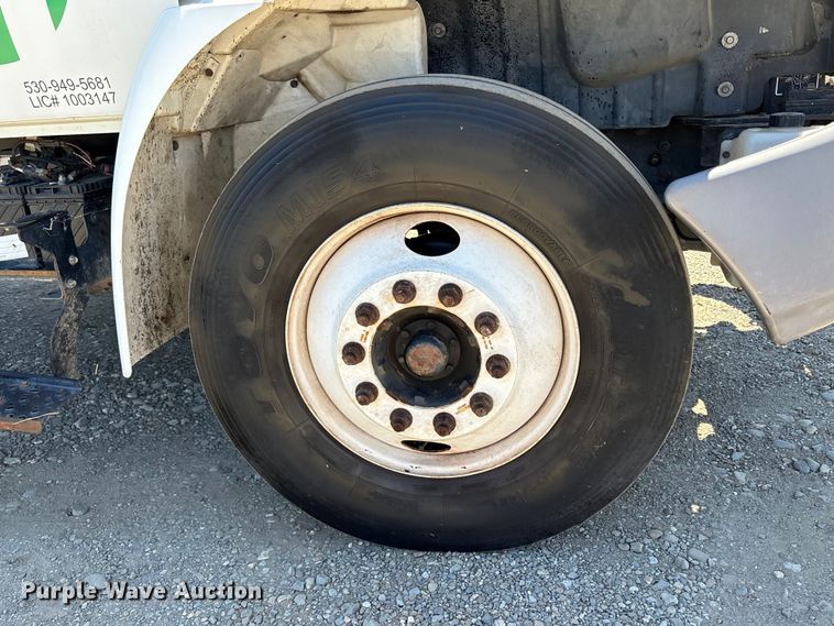 image for item EA0006 2013 International DuraStar 4300 crane truck