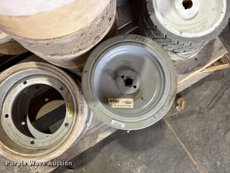 image for item EO8830 Arial lift tires 
