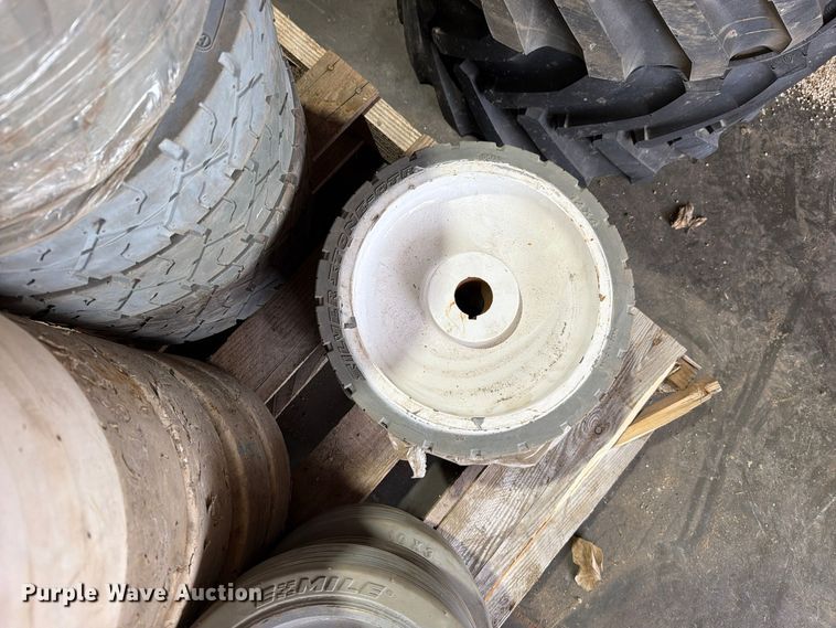 image for item EO8830 Arial lift tires 