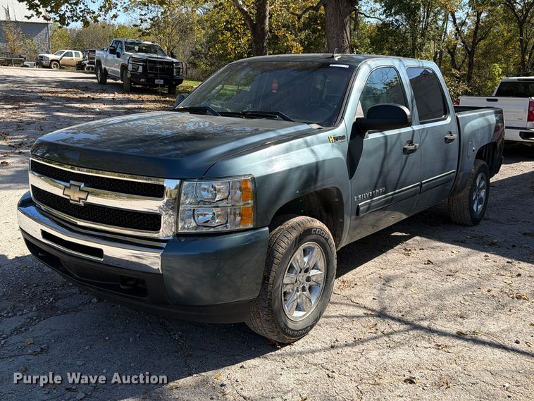 image for item EO8834 2009 Chevrolet Silverado Crew Cab pickup truck