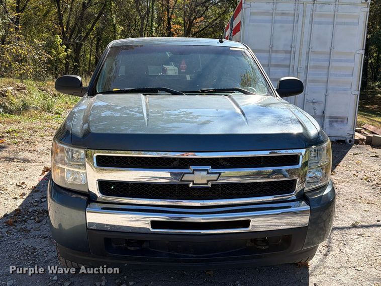 image for item EO8834 2009 Chevrolet Silverado Crew Cab pickup truck