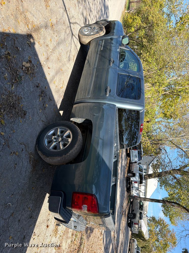 image for item EO8834 2009 Chevrolet Silverado Crew Cab pickup truck