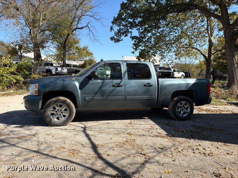 image for item EO8834 2009 Chevrolet Silverado Crew Cab pickup truck