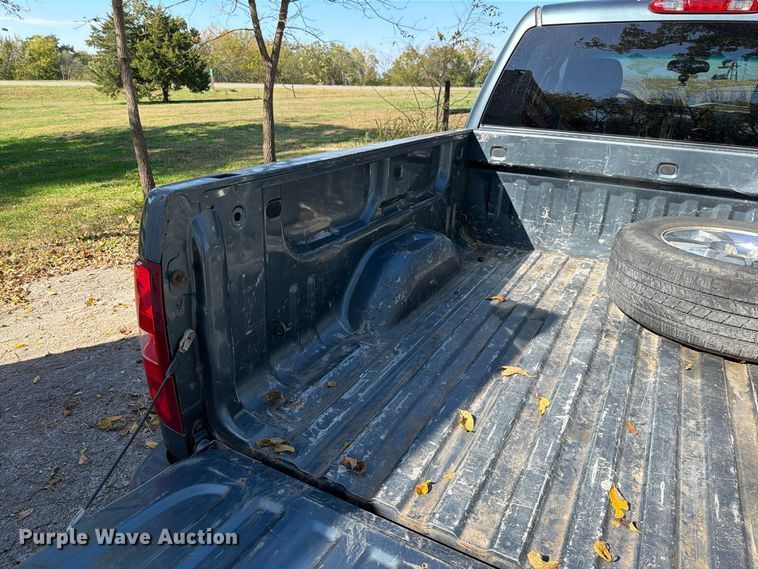 image for item EO8834 2009 Chevrolet Silverado Crew Cab pickup truck