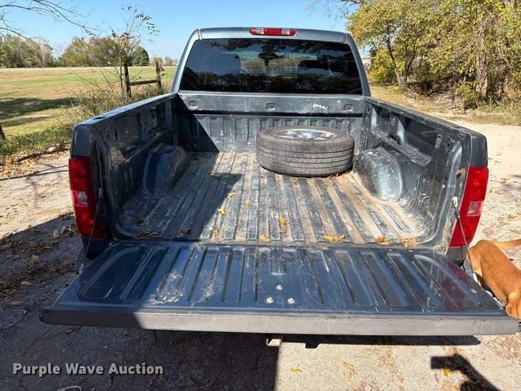 image for item EO8834 2009 Chevrolet Silverado Crew Cab pickup truck