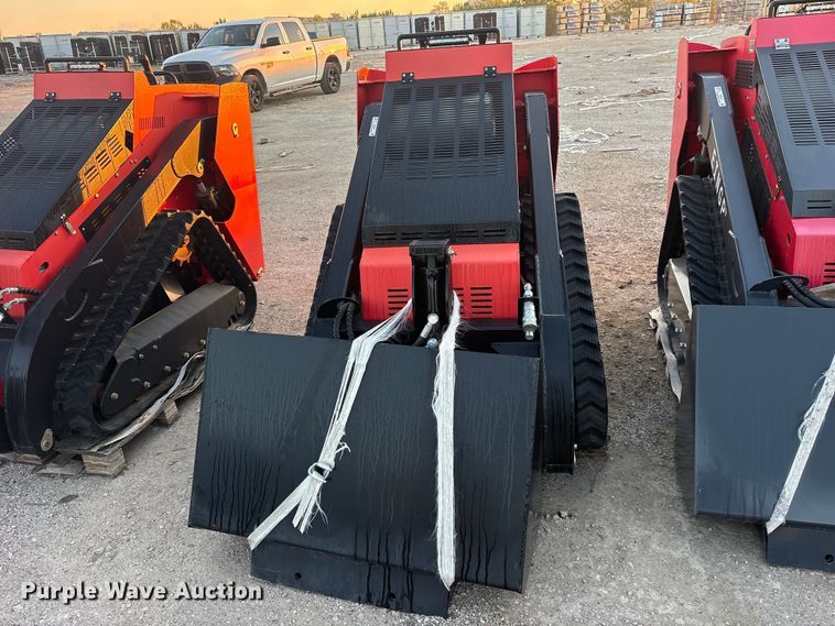 image for item ES8325 2024 Erie SCL850 compact utility loader