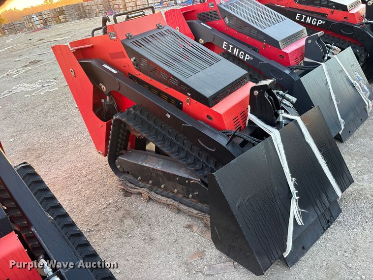 image for item ES8325 2024 Erie SCL850 compact utility loader