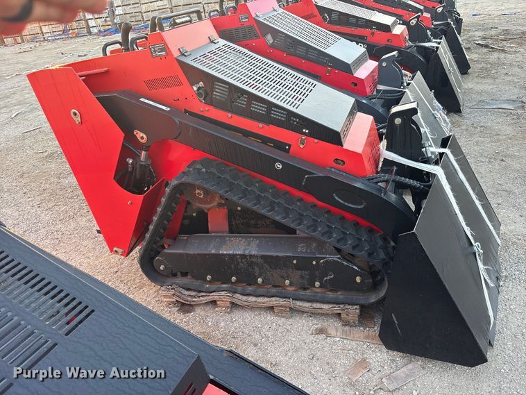 image for item ES8325 2024 Erie SCL850 compact utility loader