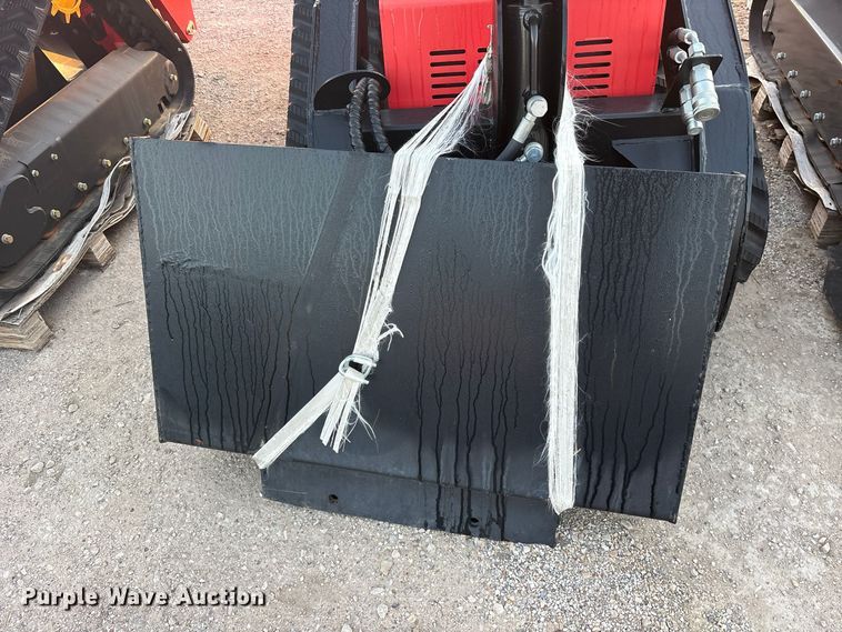 image for item ES8325 2024 Erie SCL850 compact utility loader